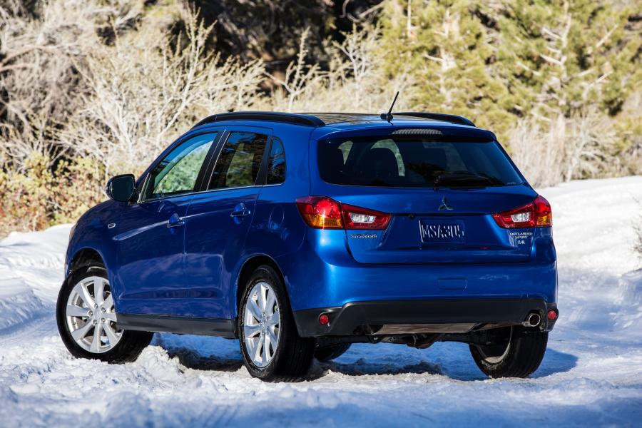  Mitsubishi Outlander Sport GT 2015 года  (фото 5 из 16)